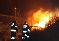 Na ul. Kanałowej palił się domek.Wybuchła butla z gazem (zdjęcia)
