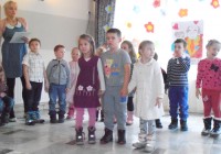 Dzieci z Przedszkola z wizytą u seniorów z Domu Pomocy Społecznej MORS
