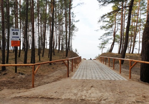 Budowa nowych i remont istniejących zejść na plaże w gminie Sztutowo dobiega końca