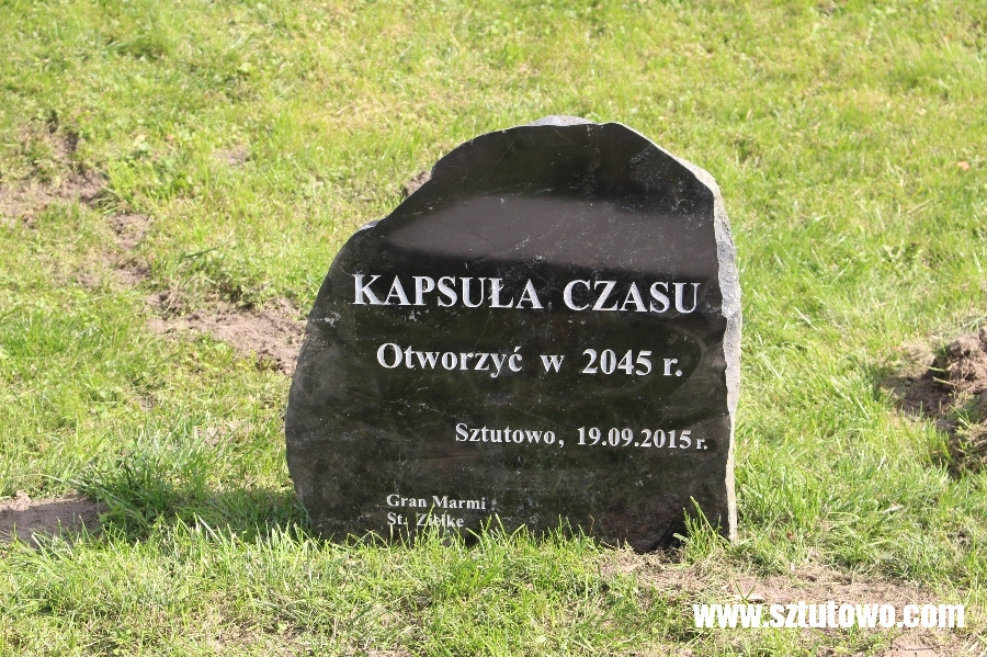 Zakopanie Kapsuły Czasu w Sztutowie, fot. 2/100