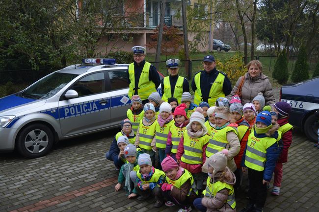 Policjanci odwiedzili dzieci z Przedszkola w Sztutowie, fot. 10/18