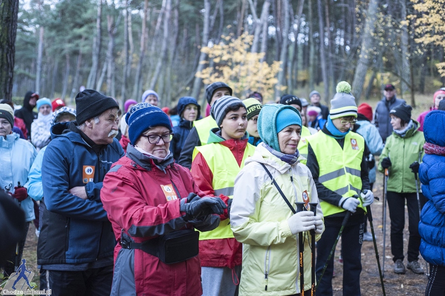 IV Jesienny Rajd Nordic Walking w Kątach Rybackich, fot. 2/14