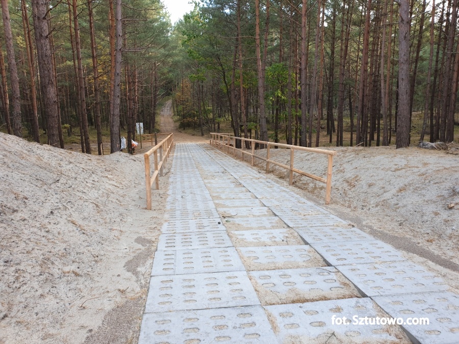 Budowa nowych i remont istniejących zejść na plaże w gminie Sztutowo dobiega końca, fot. 3/18